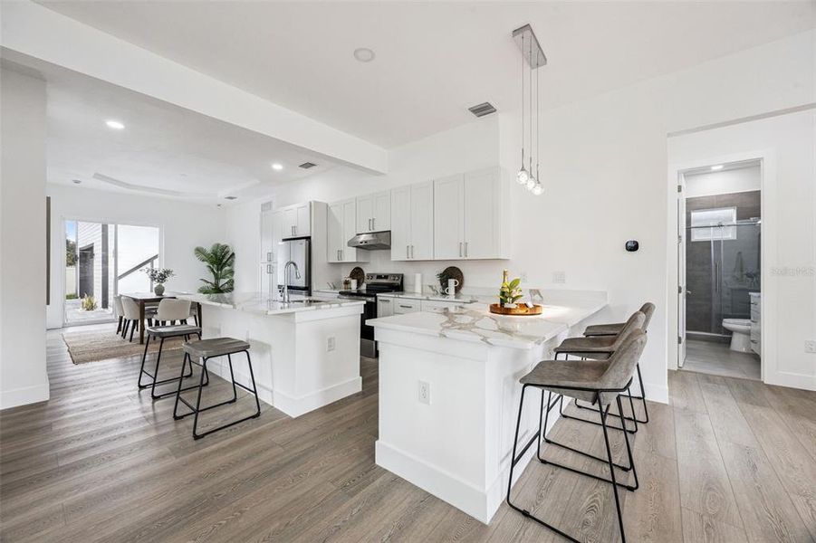 Furnished interior view inside a new home in , Orlando (Image 32).