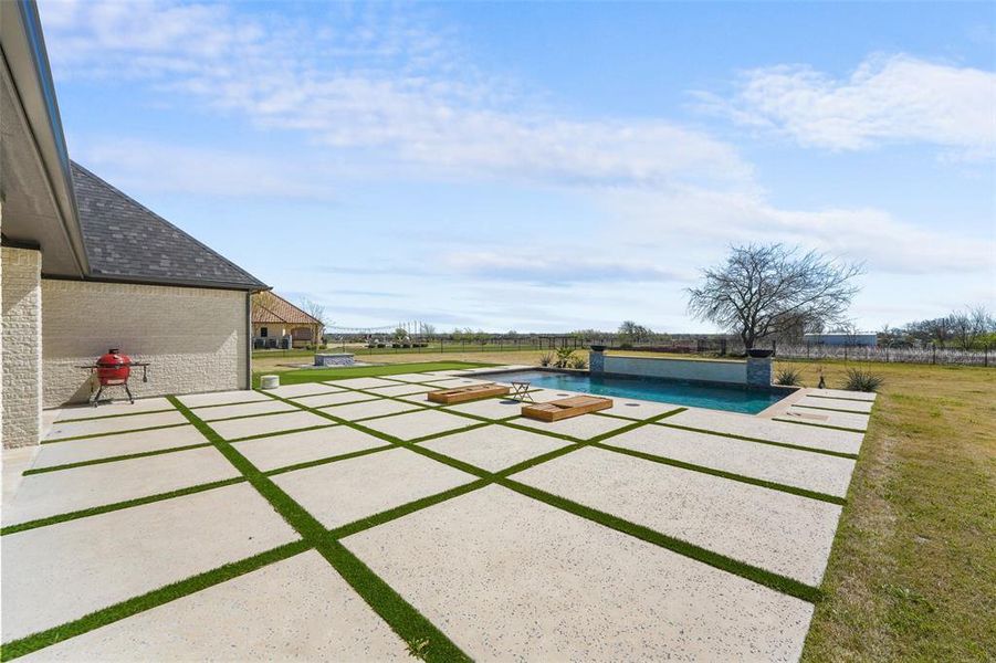 Exterior details and patio area of a home in , Rockwall (Image 3).