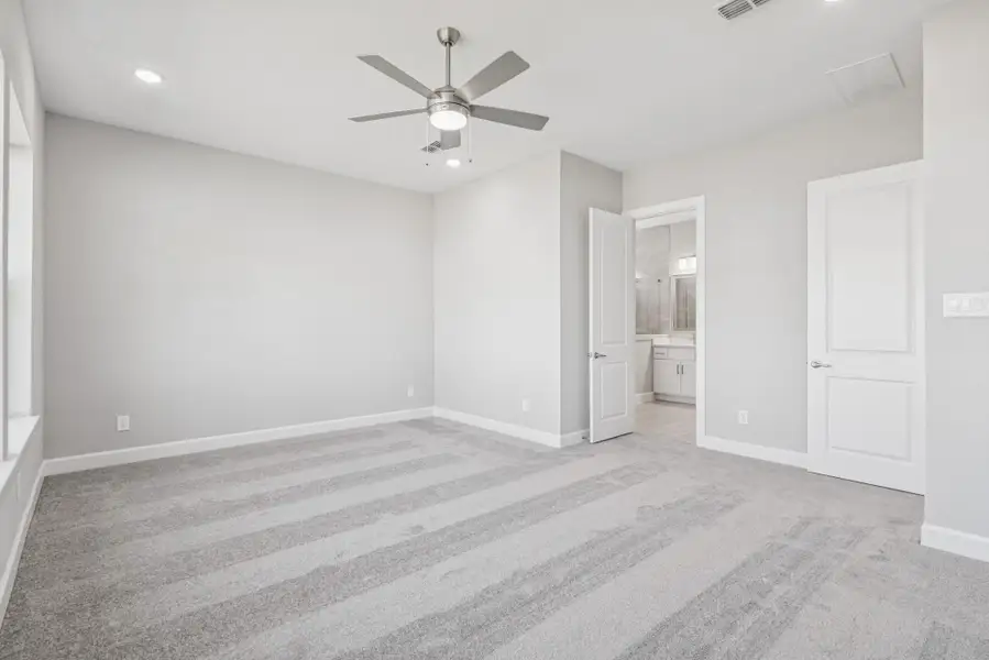 Spacious, unfurnished interior of a new home in ARTAVIA 65' Homesites, Conroe (Image 13). Spacious, unfurnished interior of a new home in ARTAVIA 65' Homesites, Conroe (Image 13).