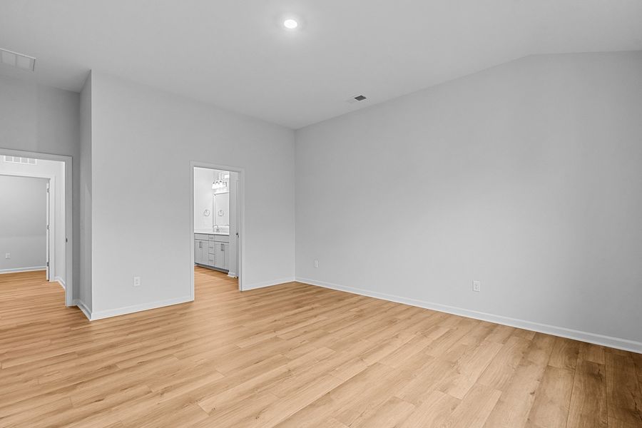 Spacious, unfurnished interior of a new home in Brayden, Advance (Image 26).