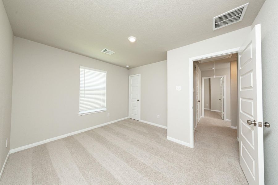 Spacious, unfurnished interior of a new home in Townsend Reserve, Splendora (Image 7).
