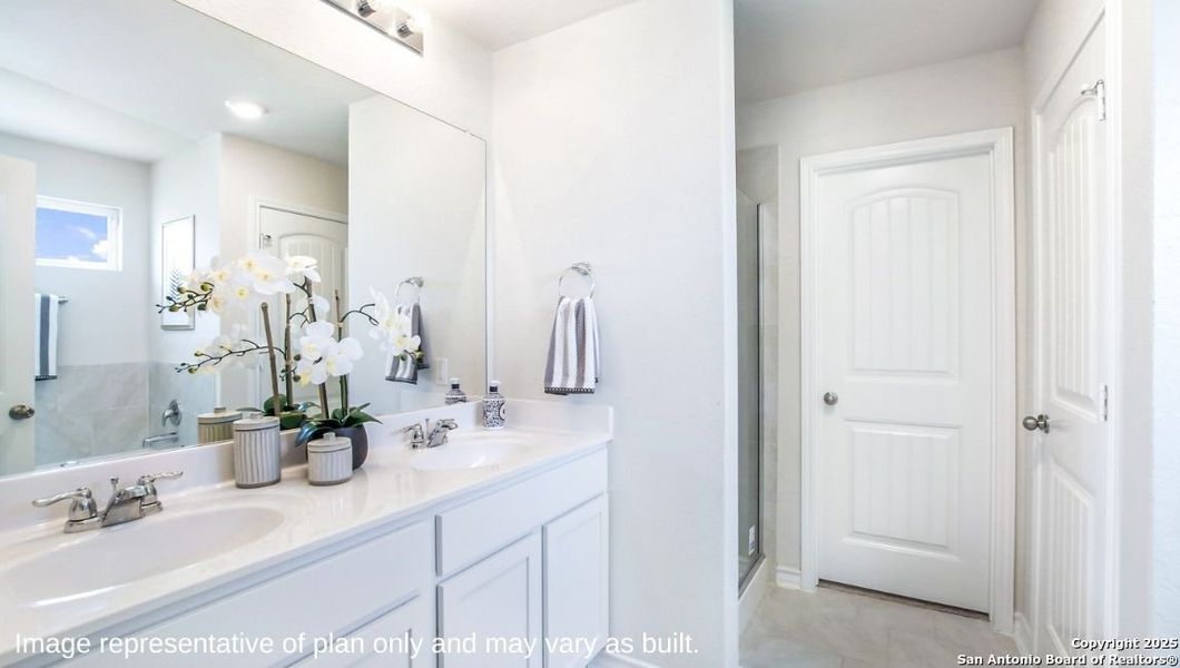 Furnished interior view inside a new home in Steele Creek, Cibolo (Image 16). Furnished interior view inside a new home in Steele Creek, Cibolo (Image 16).