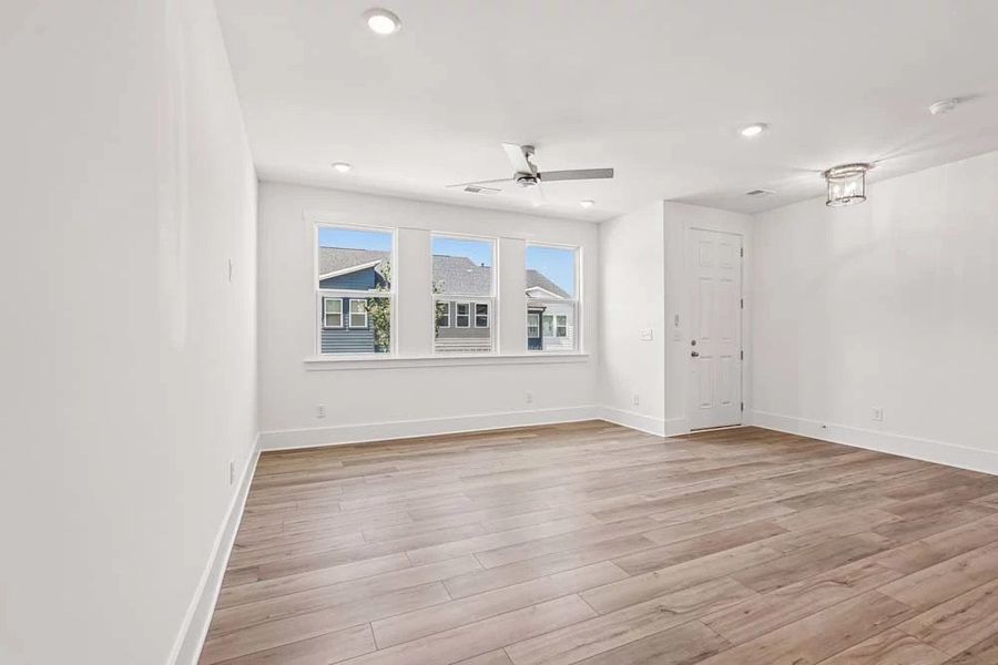 Sample Photo: Family Room