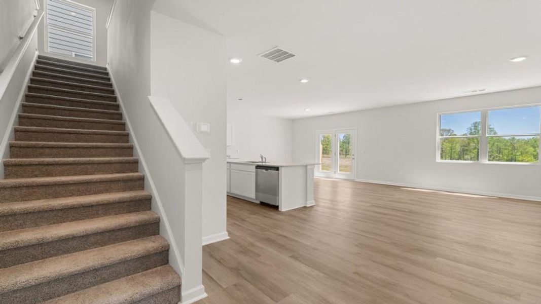 Spacious, unfurnished interior of a new home in Rolling Meadows, Jasper (Image 22).