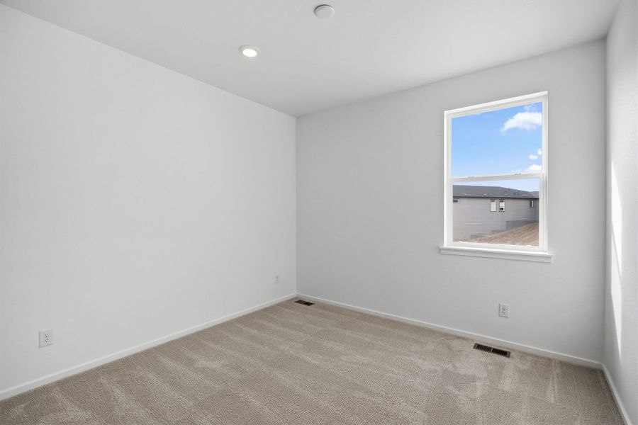 Spacious, unfurnished interior of a new home in Independence, Elizabeth (Image 25).