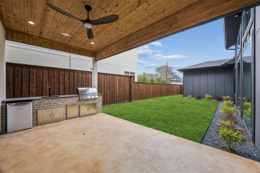 Exterior details and patio area of a home in , Dallas (Image 26).
