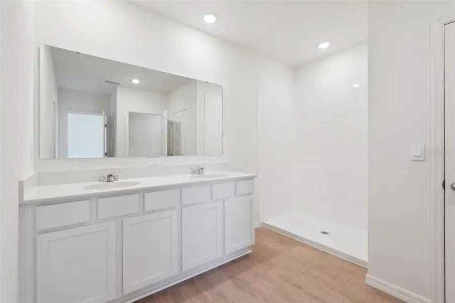 Furnished interior view inside a new home in Fountain View, Ormond Beach (Image 6).