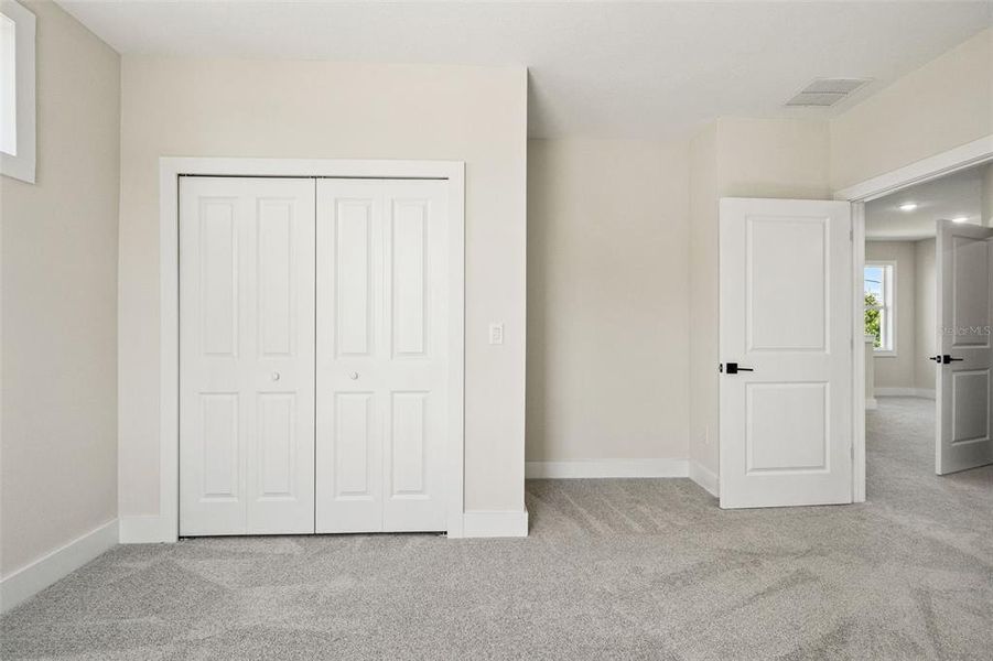 Spacious, unfurnished interior of a new home in , Holiday (Image 27).