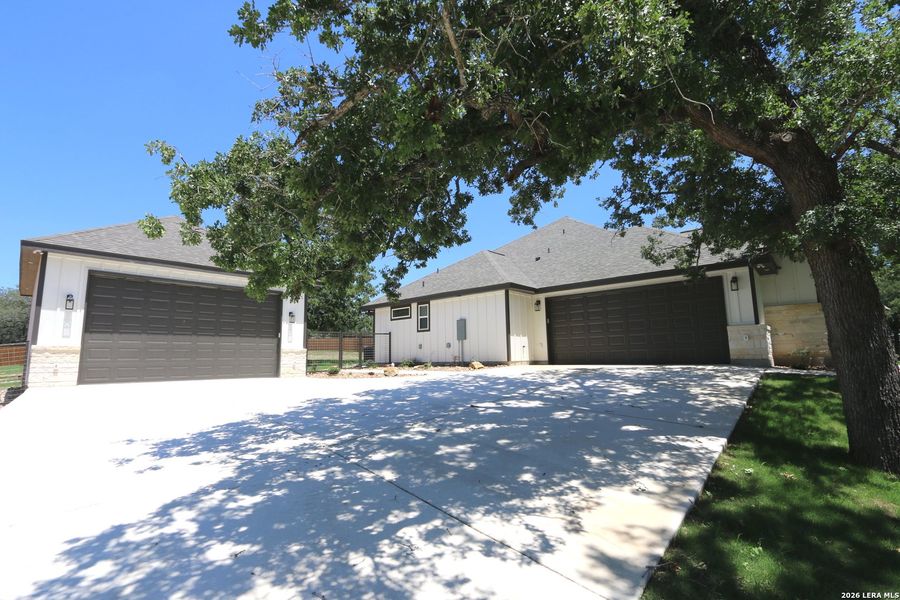 Image 88 of a home in .
