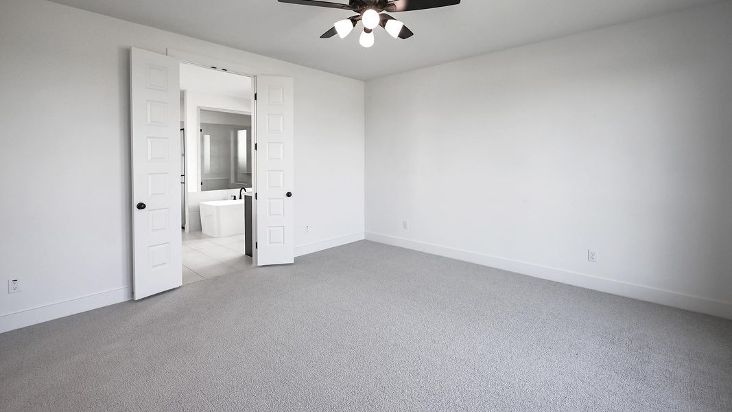 Spacious, unfurnished interior of a new home in Crosswinds, Kyle (Image 18).