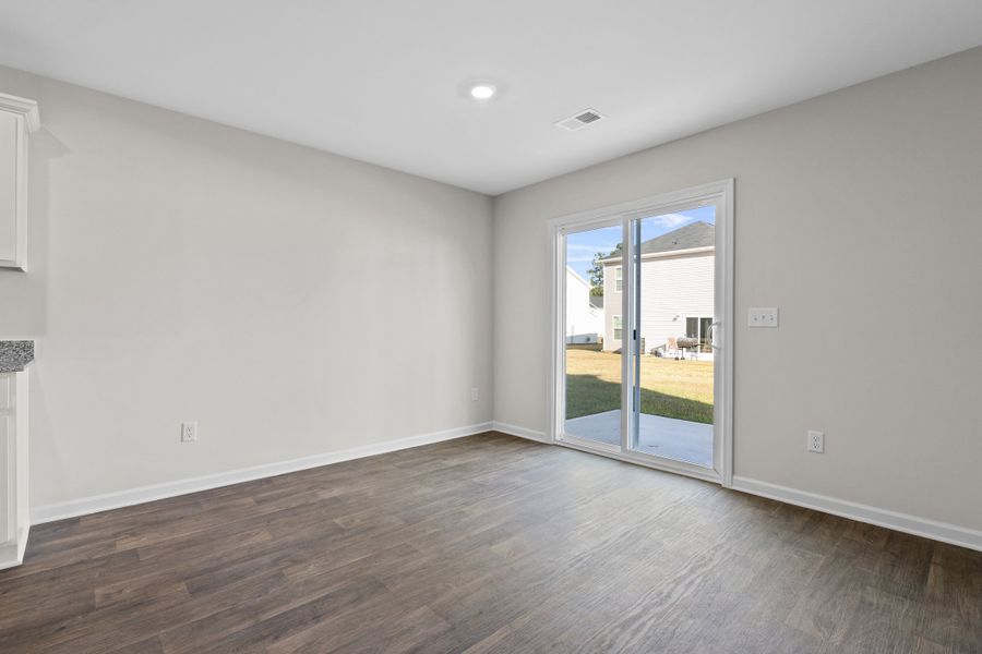 Representative unfurnished interior of a home built from the Larch Single-Family B by McGuinn Homes in Willow Lake, Blythewood (Image 13).