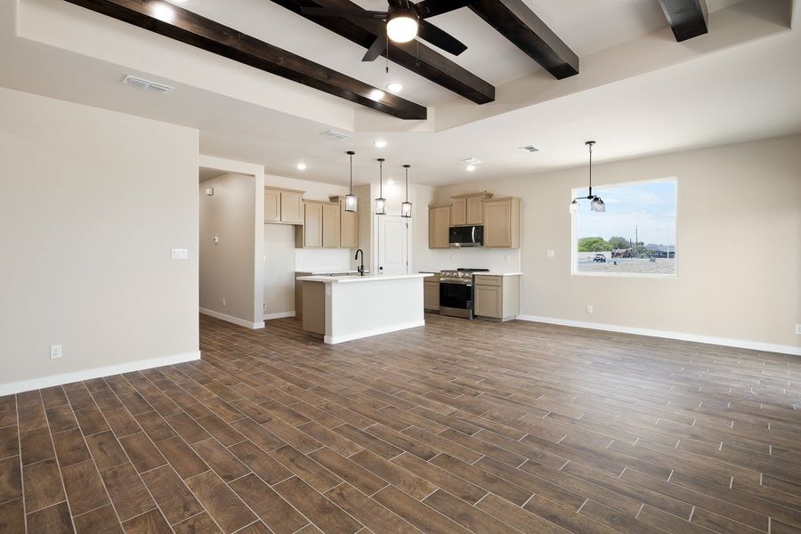Spacious, unfurnished interior of a new home in Paloma Ranch, Harlingen (Image 6).