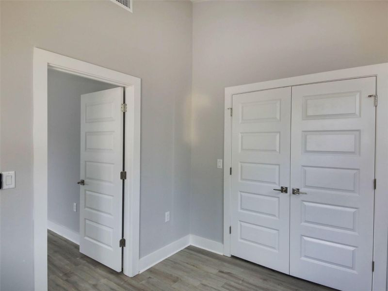 Spacious, unfurnished interior of a new home in , Austin (Image 26).