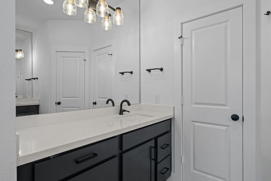 Enjoy this luxurious main bathroom shower laced with beautiful design selections. Enjoy this luxurious main bathroom shower laced with beautiful design selections.