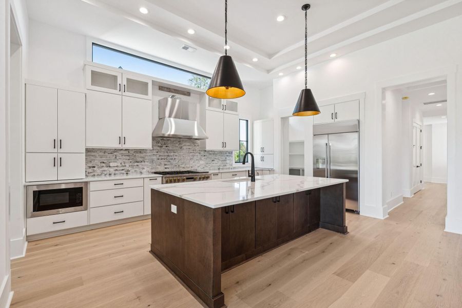 Furnished interior view inside a new home in , Ravenel (Image 5).