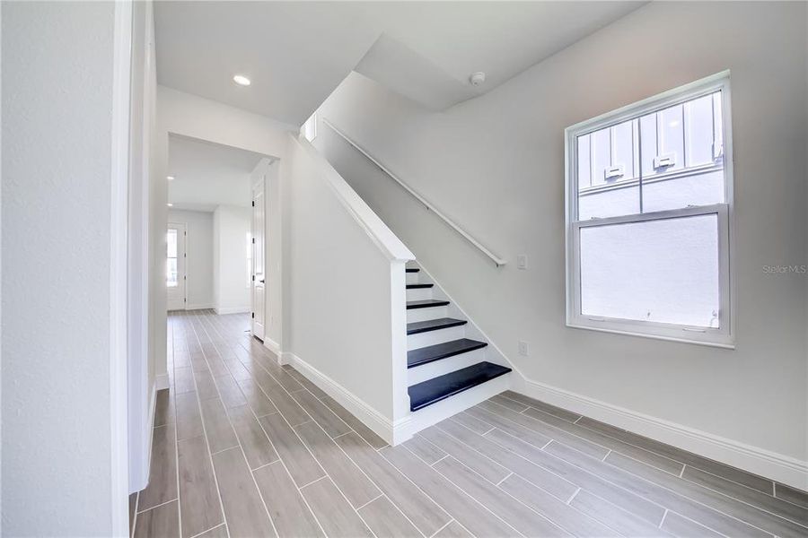 Spacious, unfurnished interior of a new home in Bungalow Walk at Lakewood Ranch, Lakewood Ranch (Image 37).