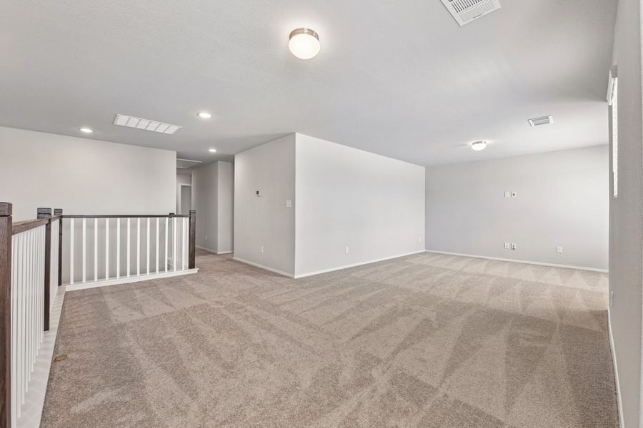 Spacious, unfurnished interior of a new home in Edgebrooke, Pflugerville (Image 23).