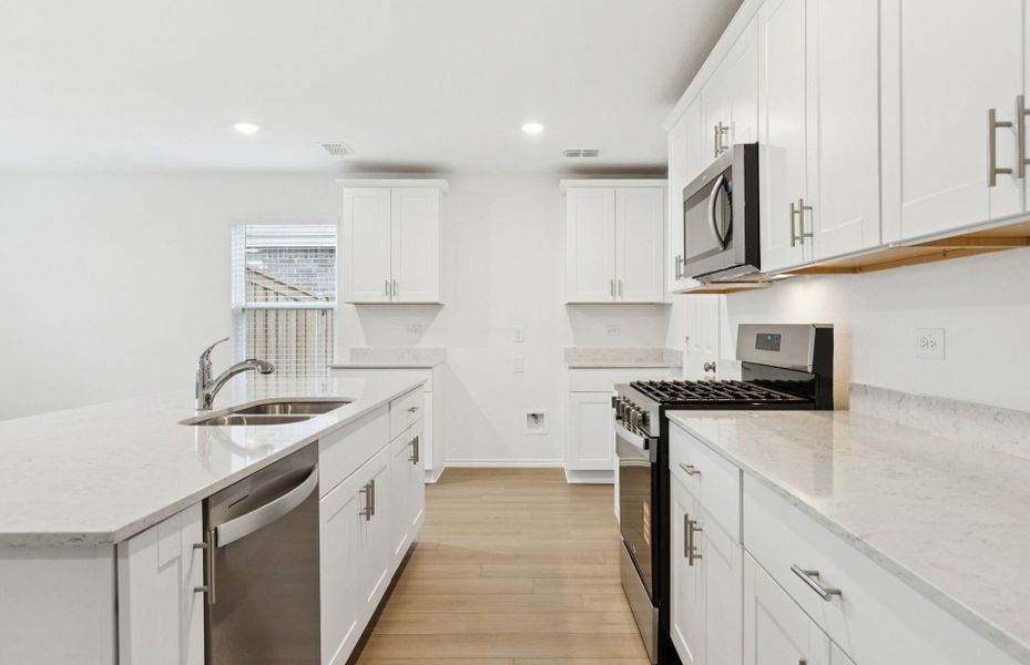 Furnished interior view inside a new home in Elizabeth Creek, Haslet (Image 3).