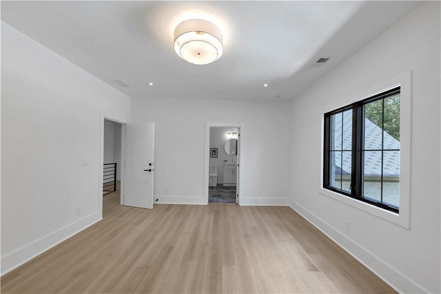 Spacious, unfurnished interior of a new home in , Marietta (Image 22).