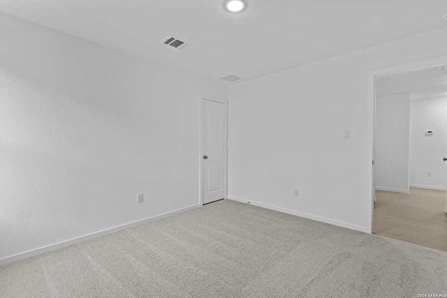 Spacious, unfurnished interior of a new home in , New Braunfels (Image 17).