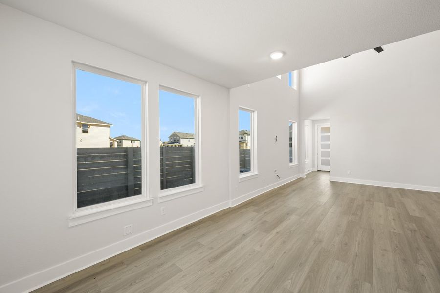 Spacious, unfurnished interior of a new home in The Retreat at Harvest, Argyle (Image 21).