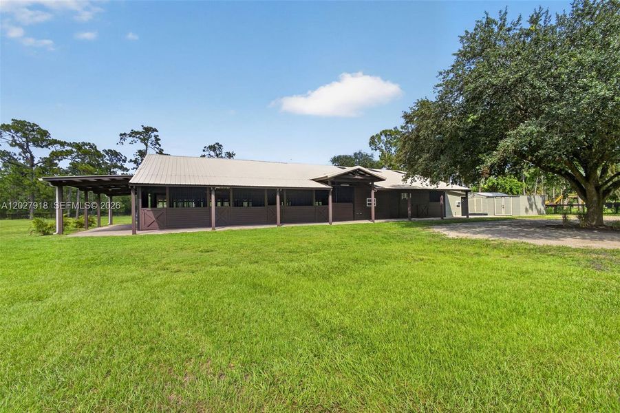 Exterior details and patio area of a home in , Palm Beach Gardens (Image 53).