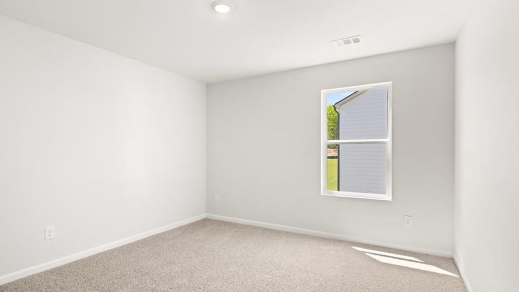 Spacious, unfurnished interior of a new home in Parkside at Carter Grove, Cartersville (Image 21).