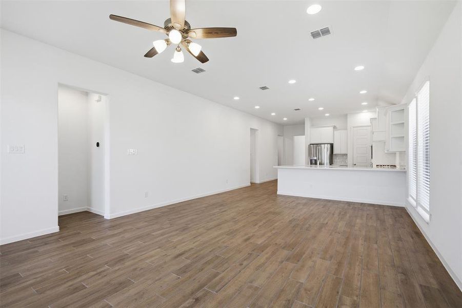Spacious, unfurnished interior of a new home in Devonshire, Forney (Image 19).