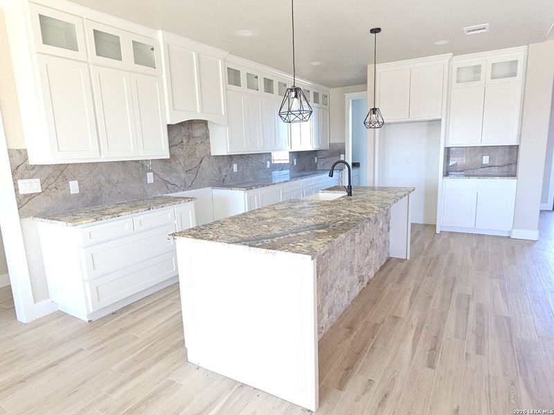 Furnished interior view inside a new home in , Bandera (Image 9).