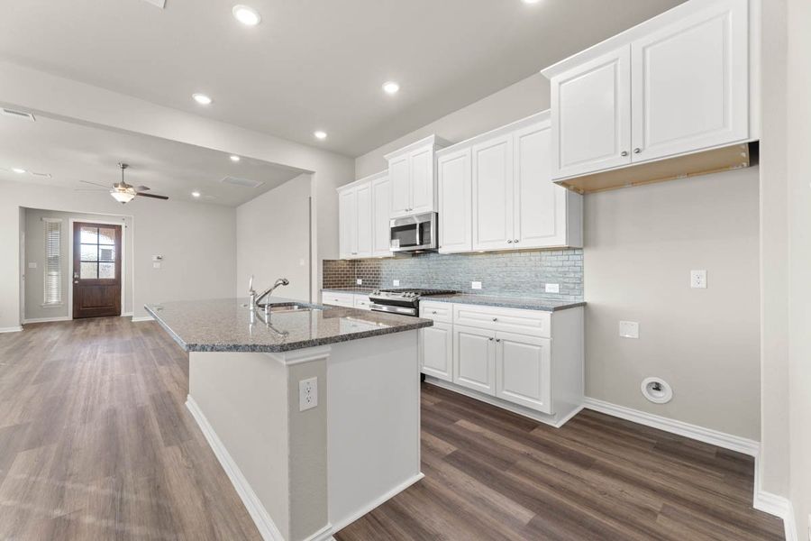 Furnished interior view inside a new home in Avondale, Fate (Image 11).