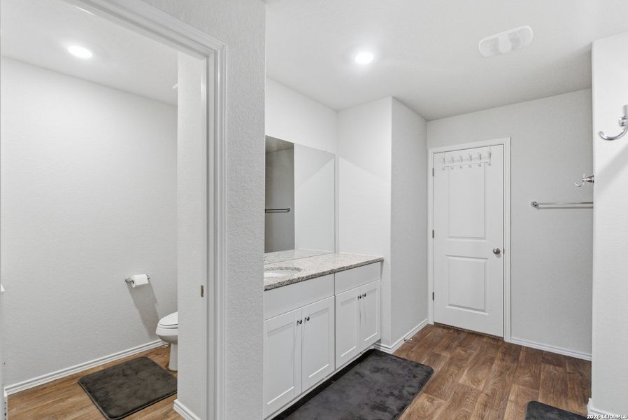Furnished interior view inside a new home in Langdon, San Antonio (Image 17).