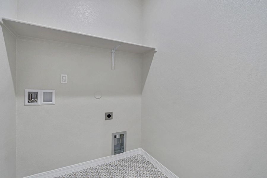 Spacious, unfurnished interior of a new home in Emerald Estates, Horizon City (Image 28). Spacious, unfurnished interior of a new home in Emerald Estates, Horizon City (Image 28).