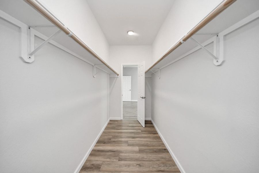 Spacious, unfurnished interior of a new home in , Houston (Image 32).