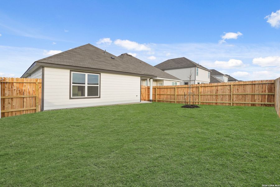 Exterior details and patio area of a home in Dauer Ranch, New Braunfels (Image 3).