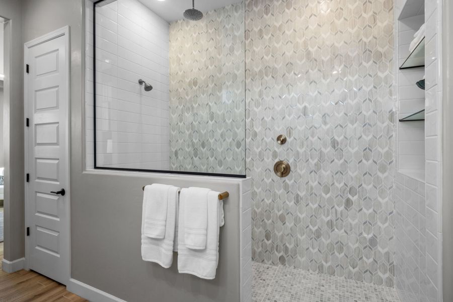 Copper Model Home - Owner's Bath - Walk-in Shower