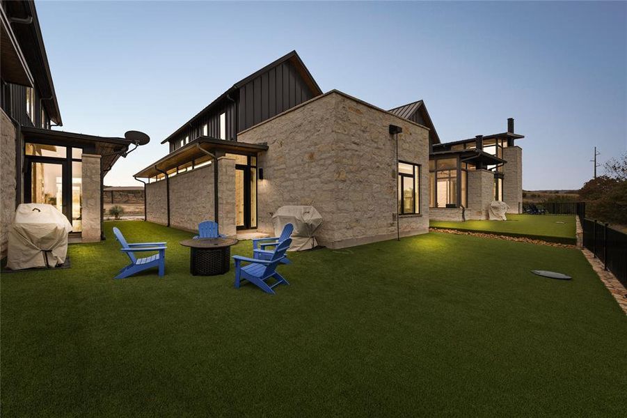 Exterior details and patio area of a home in , Iredell (Image 22).