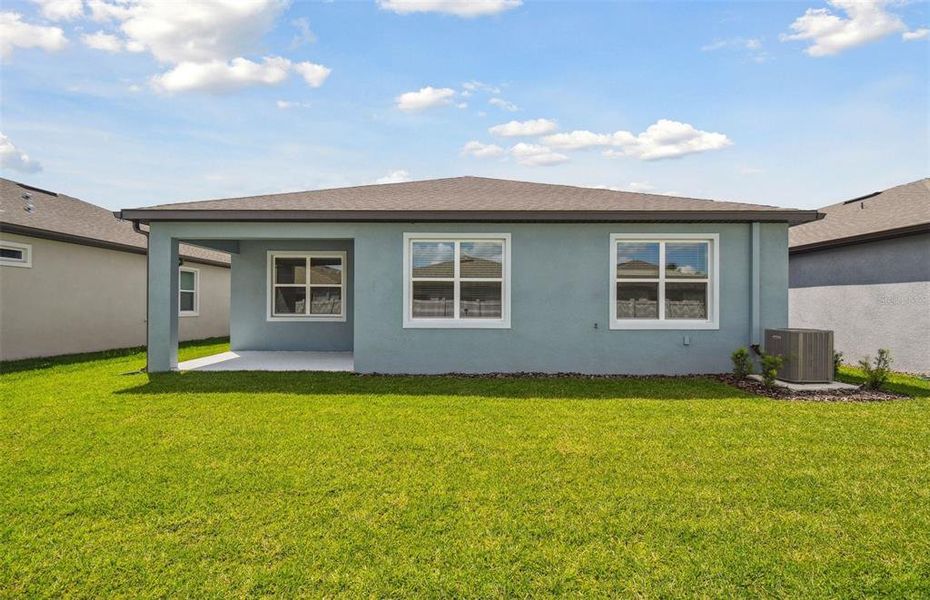 Spacious Backyard Spacious Backyard