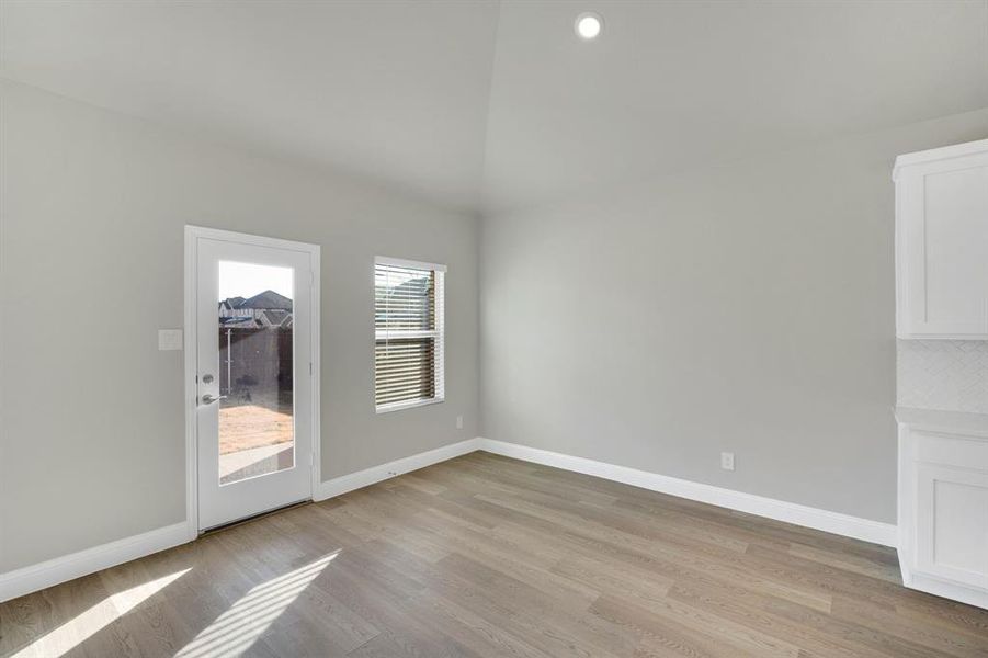 Spacious, unfurnished interior of a new home in Stonehaven, Seagoville (Image 19). Spacious, unfurnished interior of a new home in Stonehaven, Seagoville (Image 19).