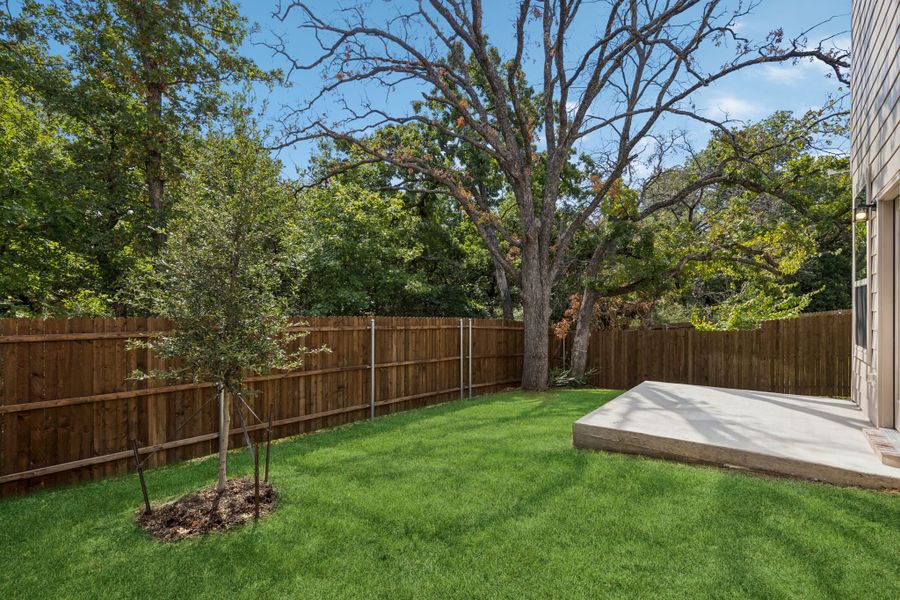 Exterior details and patio area of a home in Eagle Cove, Denton (Image 4).