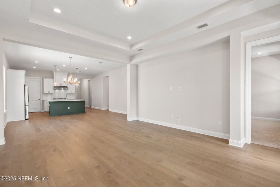 Spacious, unfurnished interior of a new home in Madeira, St. Augustine (Image 27).