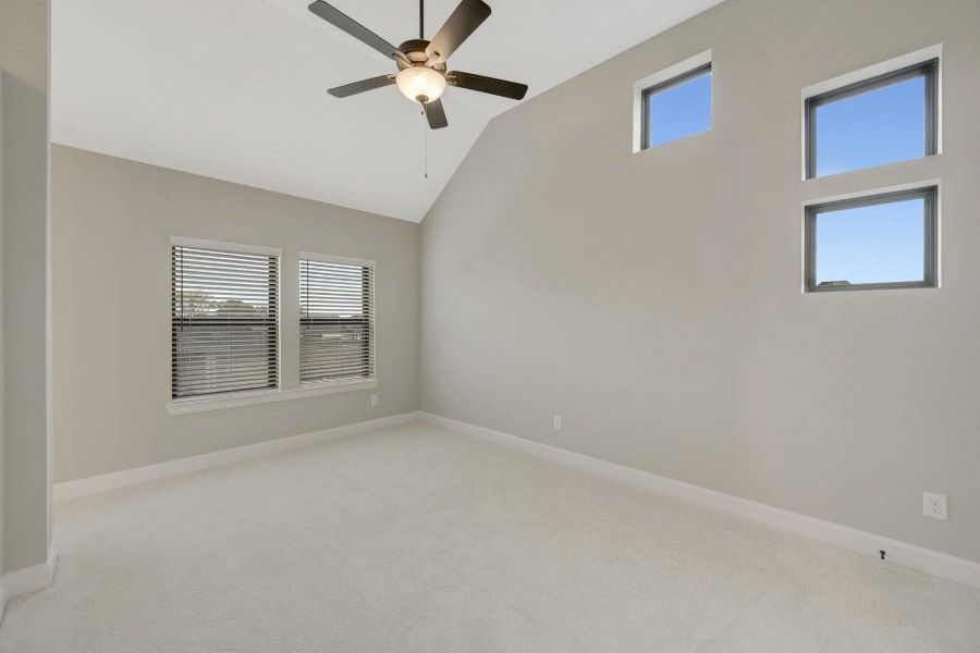 Spacious, unfurnished interior of a new home in Riceland - Enclave Row Collection, Mont Belvieu (Image 28).