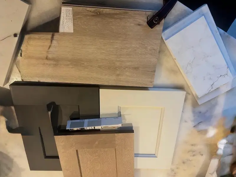 color of flooring and cabinets and granite