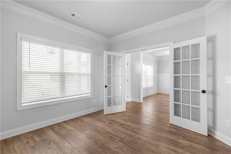 Spacious, unfurnished interior of a new home in Calgary Downs, Winder (Image 12).