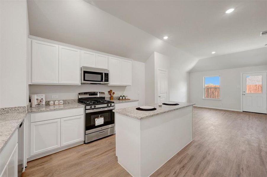 Furnished interior view inside a new home in Elevon, Lavon (Image 9).