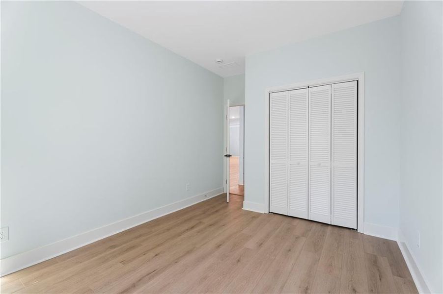 Spacious, unfurnished interior of a new home in , Summerville (Image 35).