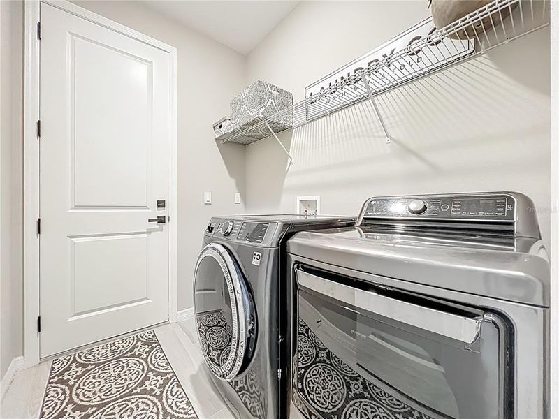 Close-up of interior finishes inside a home in , Clermont (Image 21).