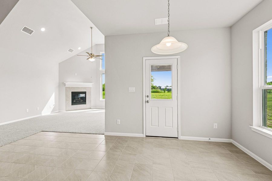 Charming dining area (*Photo not of actual home and used for illustration purposes only.)