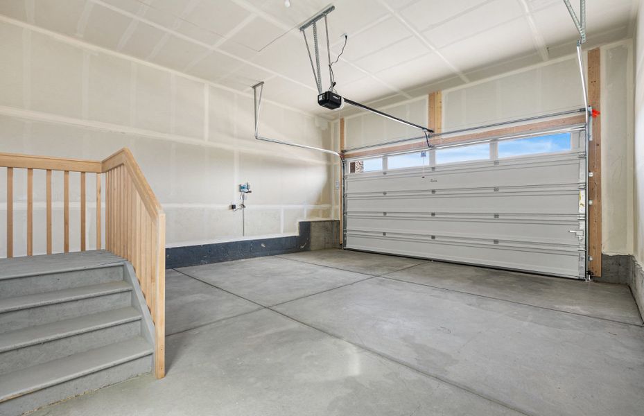 Spacious, unfurnished interior of a new home in Harvest Crossing, Aurora (Image 19).