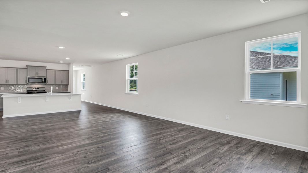 Spacious, unfurnished interior of a new home in Hunter's Branch, Hopkins (Image 9).