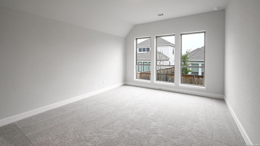 Spacious, unfurnished interior of a new home in Mayfair, New Braunfels (Image 16).